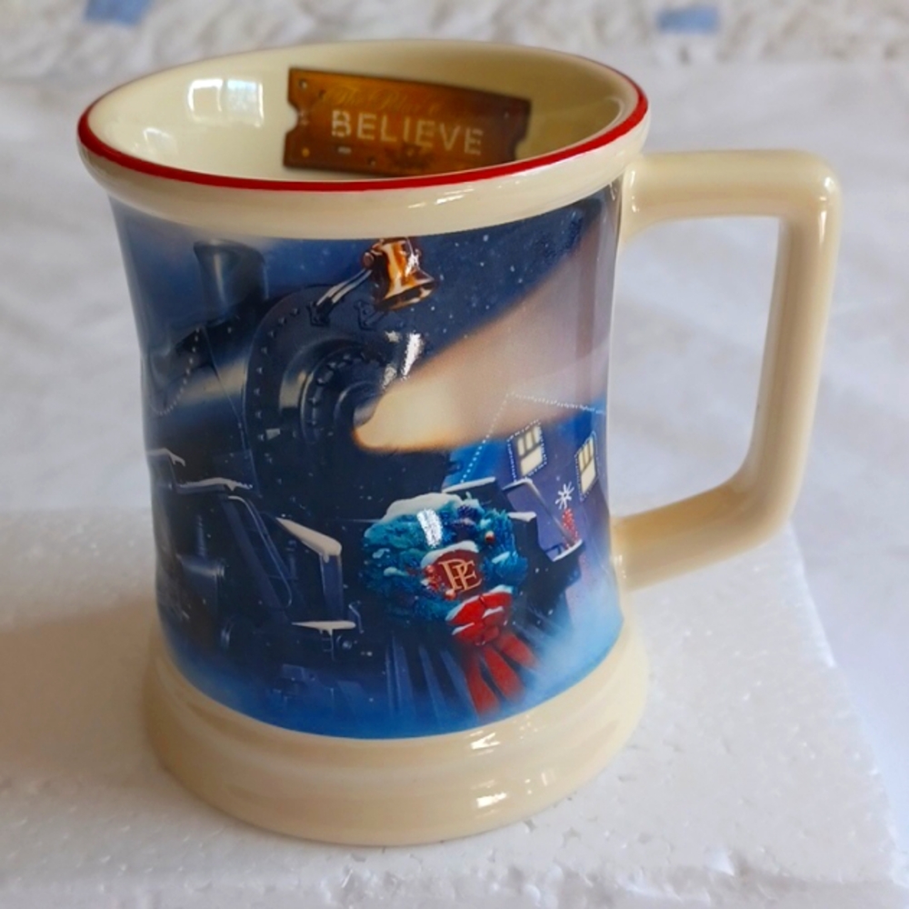 The Polar Express Believe 3D Holiday Train 16 Oz Mug Christmas Tree Snowman